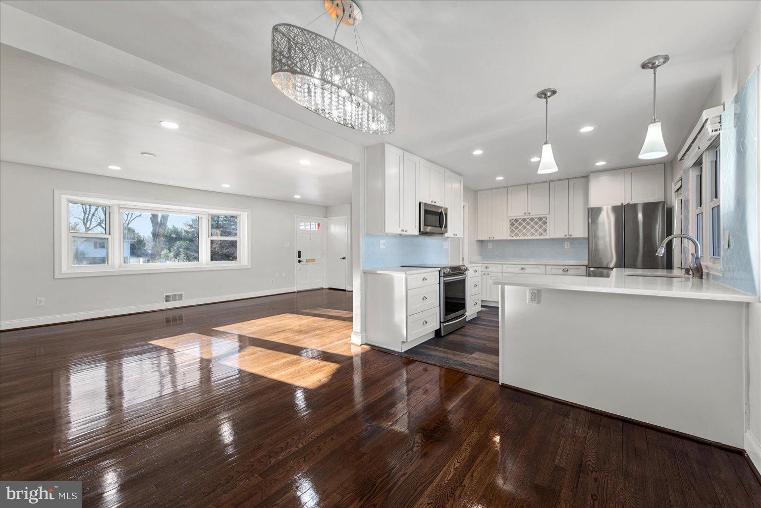 7114 XAVIER COURT