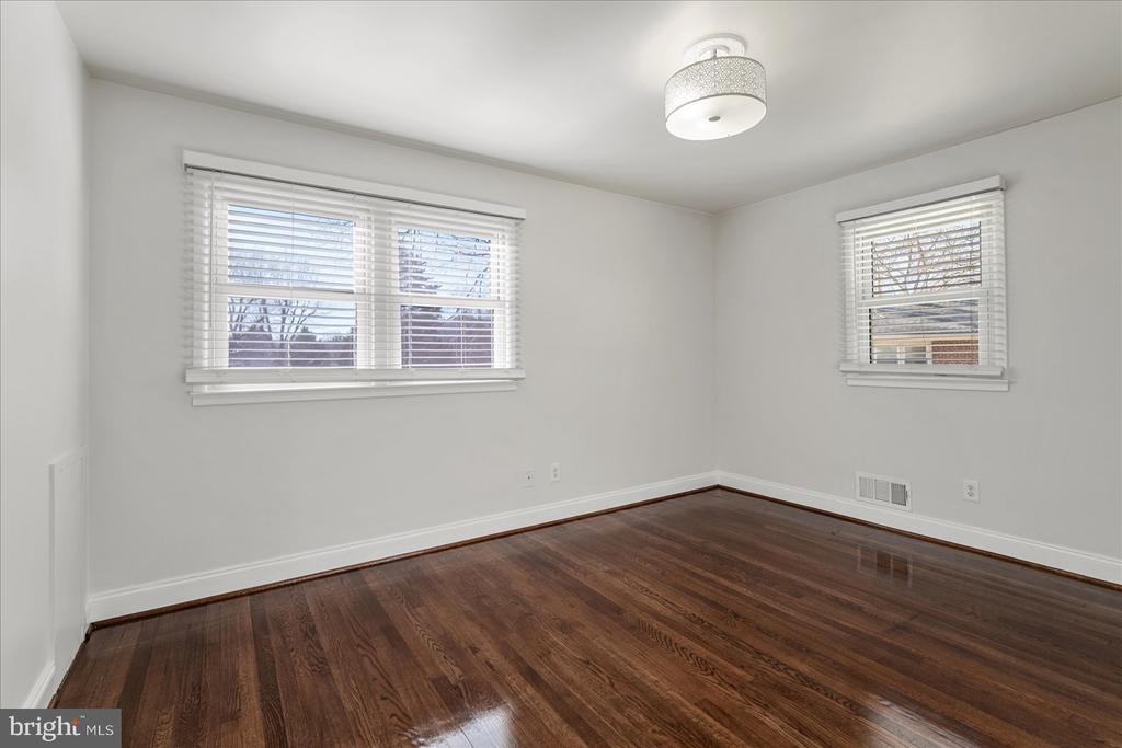 7114 XAVIER COURT
