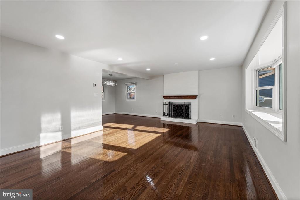 7114 XAVIER COURT
