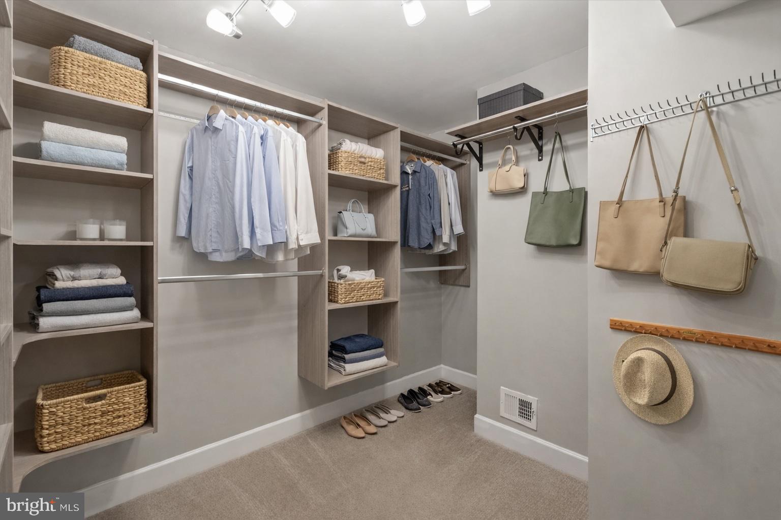 6223 SUMMIT POINT COURT