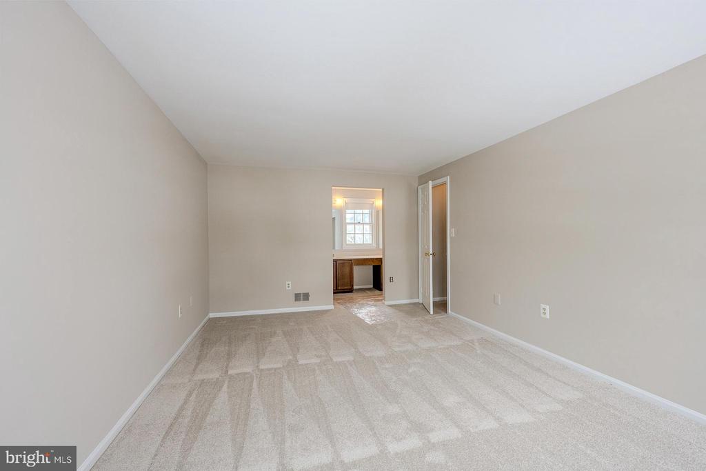 5708 HARRISON HOUSE COURT