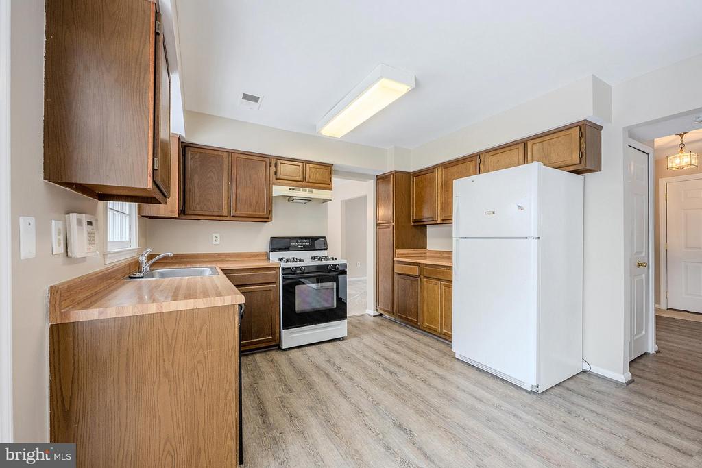 5708 HARRISON HOUSE COURT