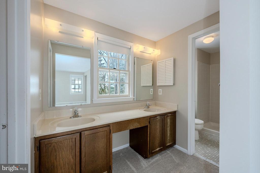 5708 HARRISON HOUSE COURT