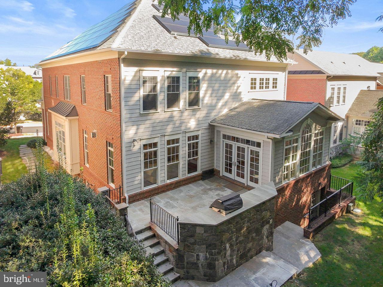 6817 STOCKWELL MANOR DRIVE