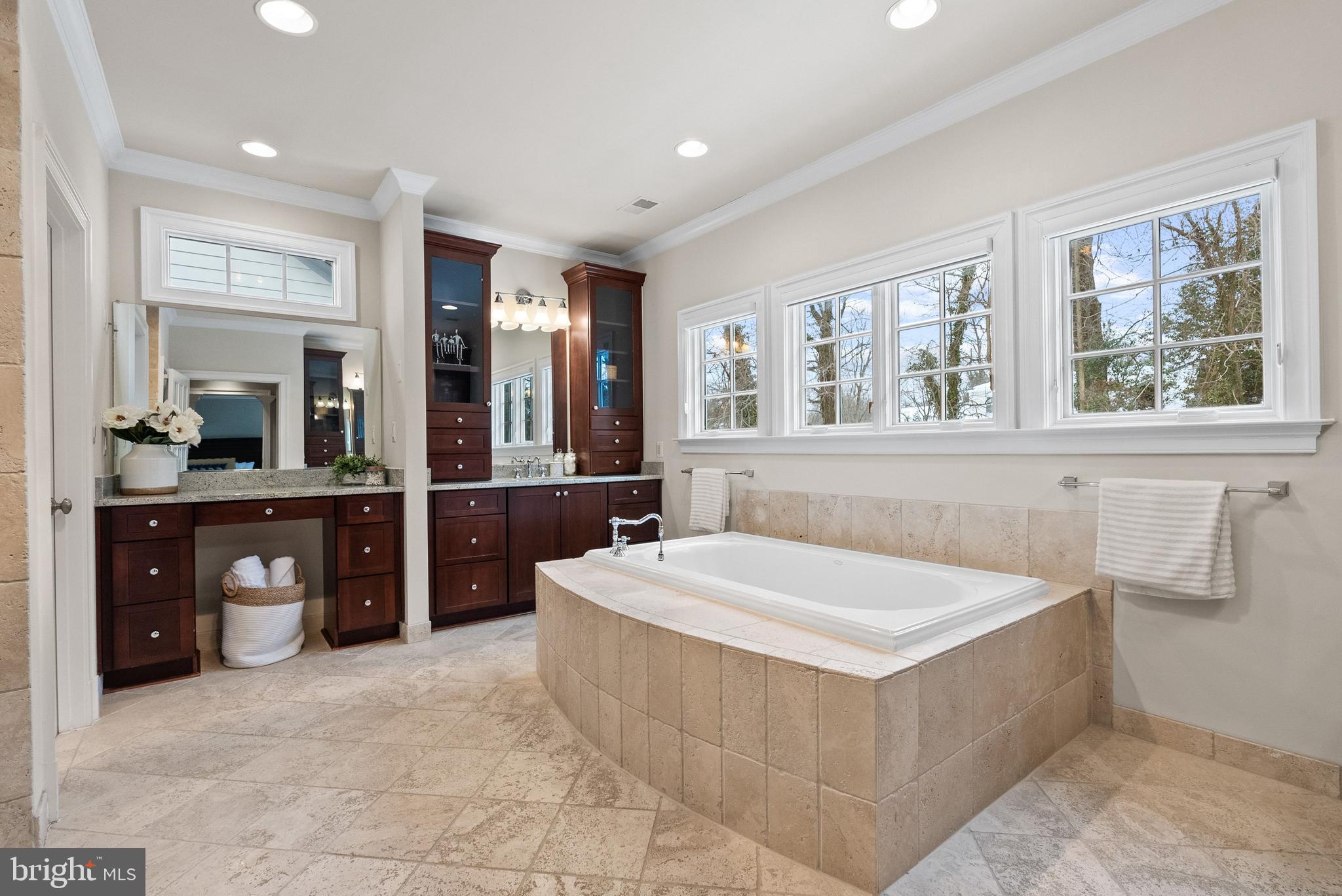 6817 STOCKWELL MANOR DRIVE