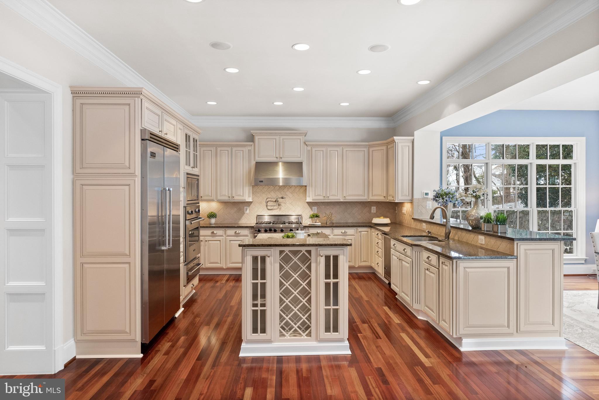 6817 STOCKWELL MANOR DRIVE