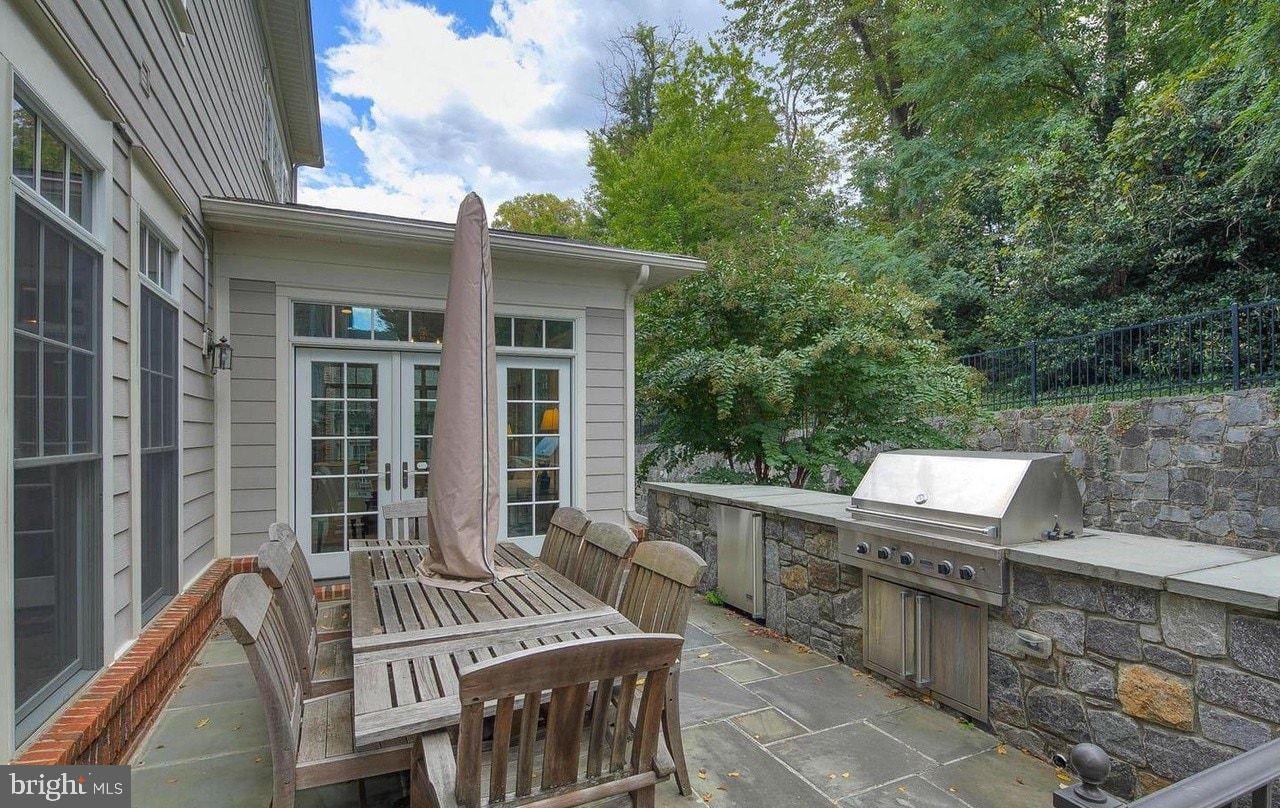 6817 STOCKWELL MANOR DRIVE