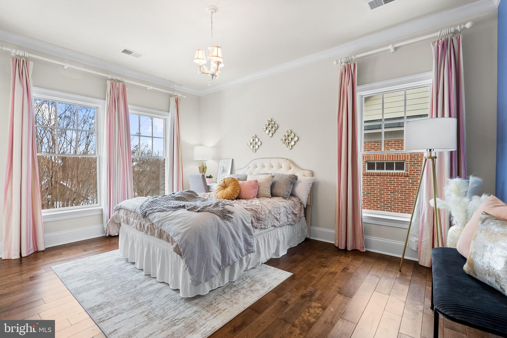 6817 STOCKWELL MANOR DRIVE