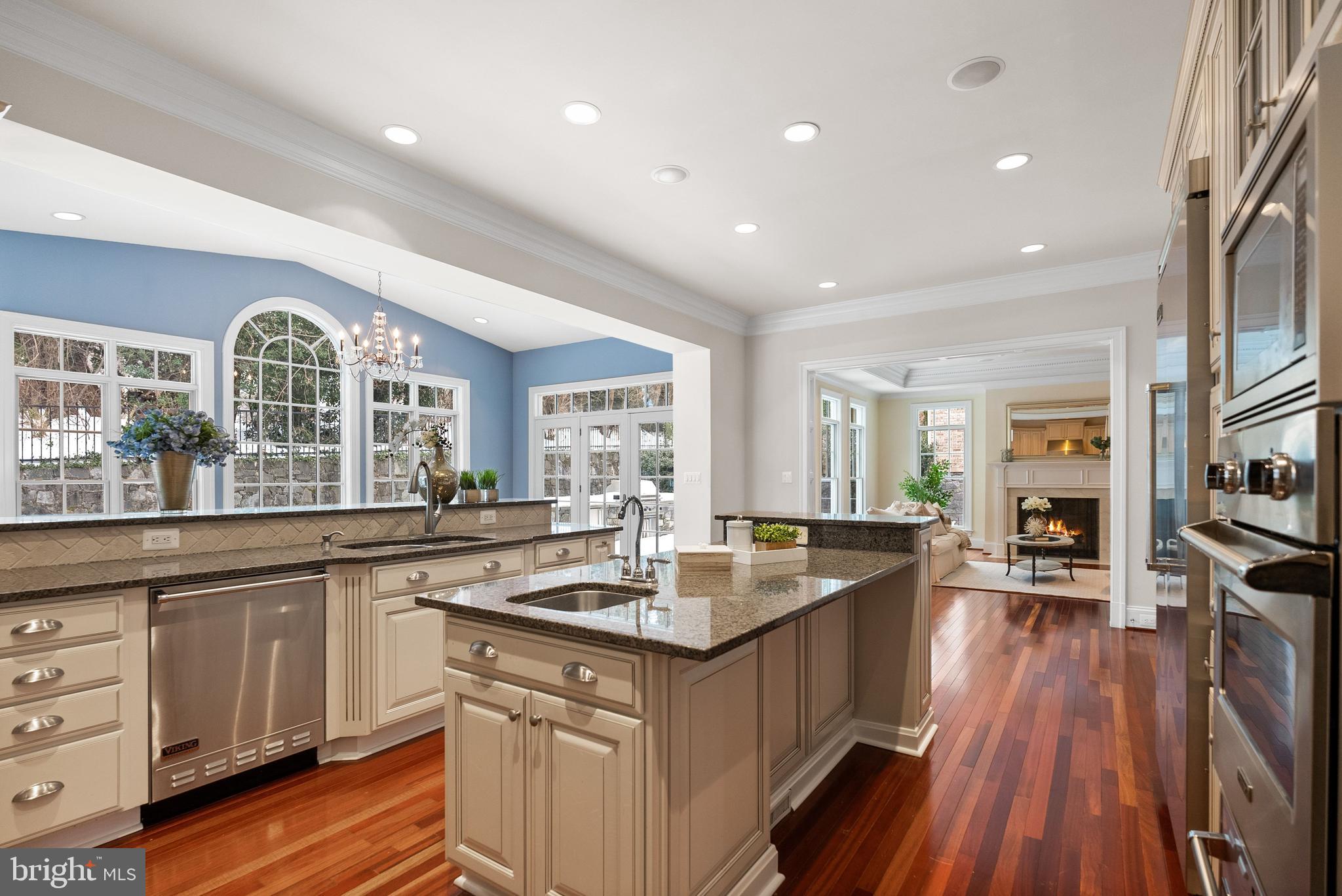 6817 STOCKWELL MANOR DRIVE