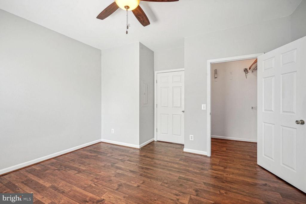 1601 SPRING GATE DRIVE 1210