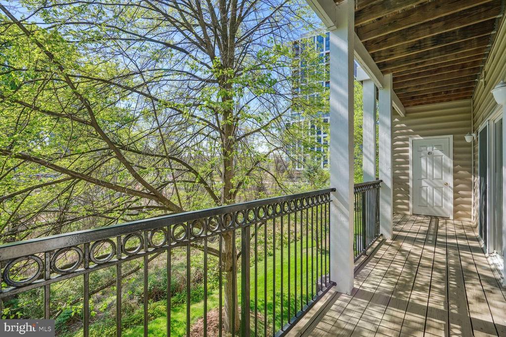 1601 SPRING GATE DRIVE 1210