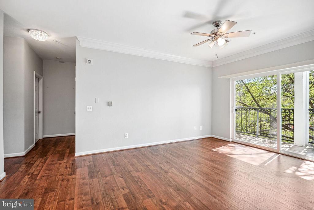 1601 SPRING GATE DRIVE 1210