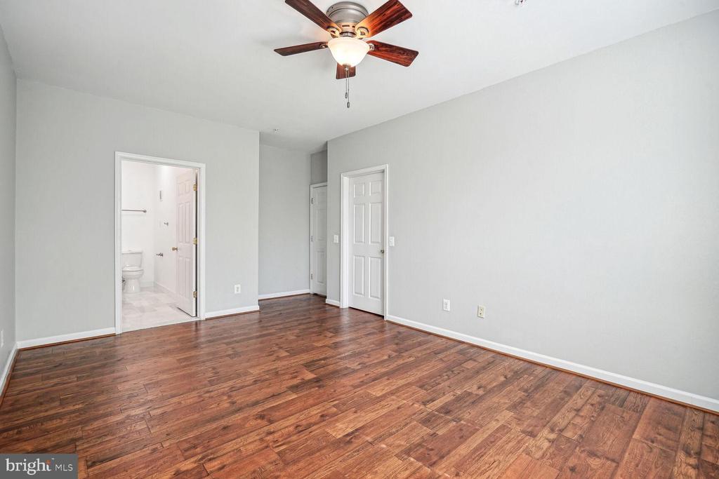 1601 SPRING GATE DRIVE 1210