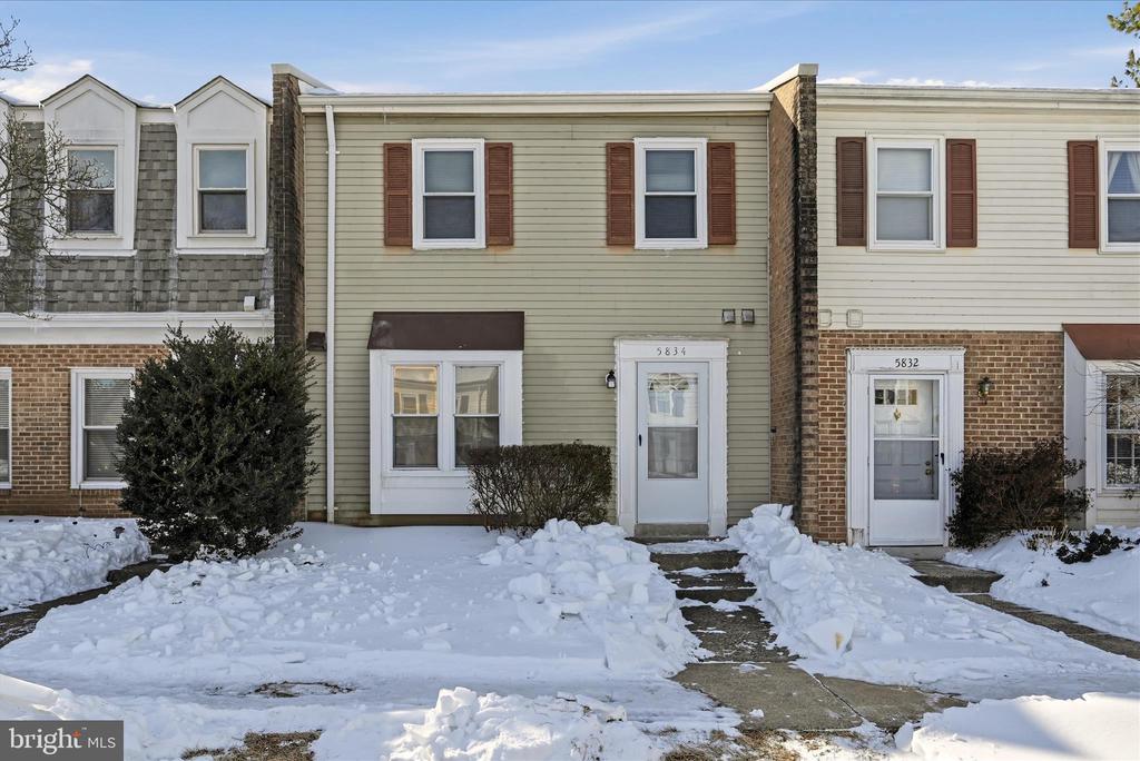 5834 BURKE MANOR COURT