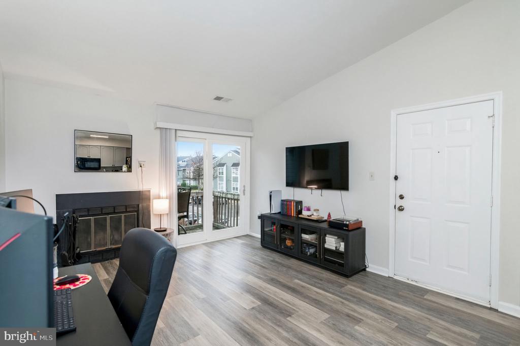 8610 BEEKMAN PLACE D 10D