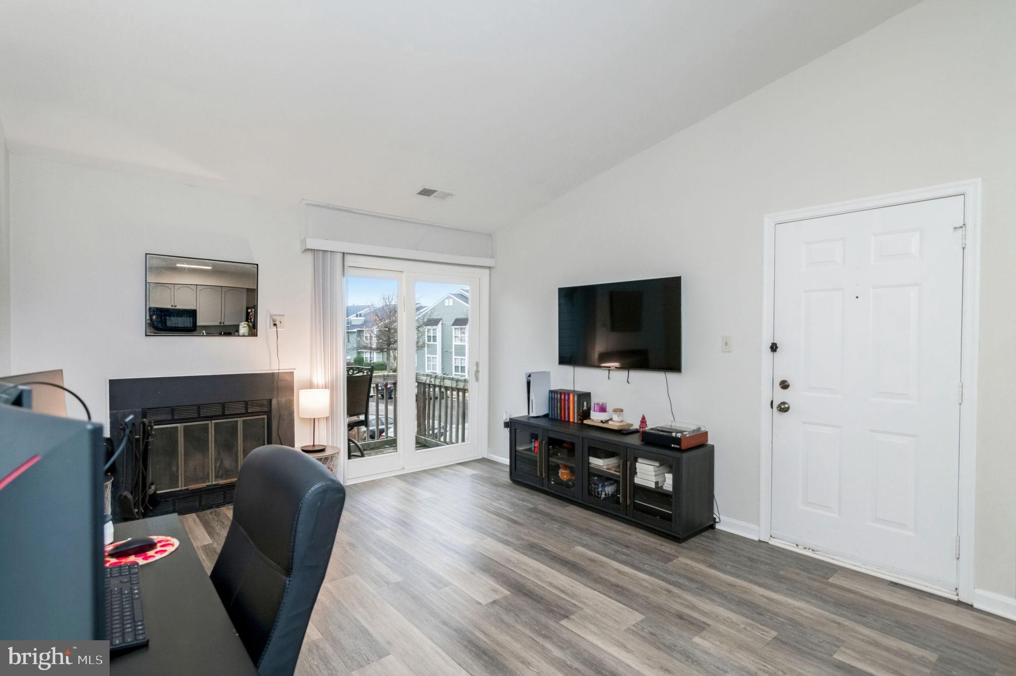 8610 BEEKMAN PLACE D 10D