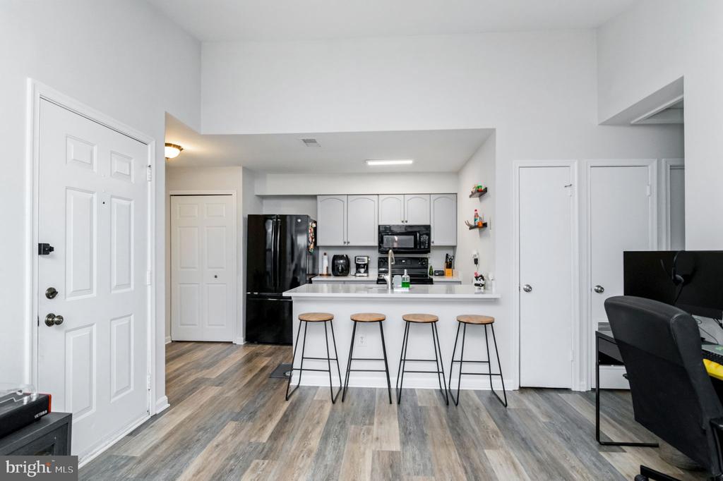 8610 BEEKMAN PLACE D 10D