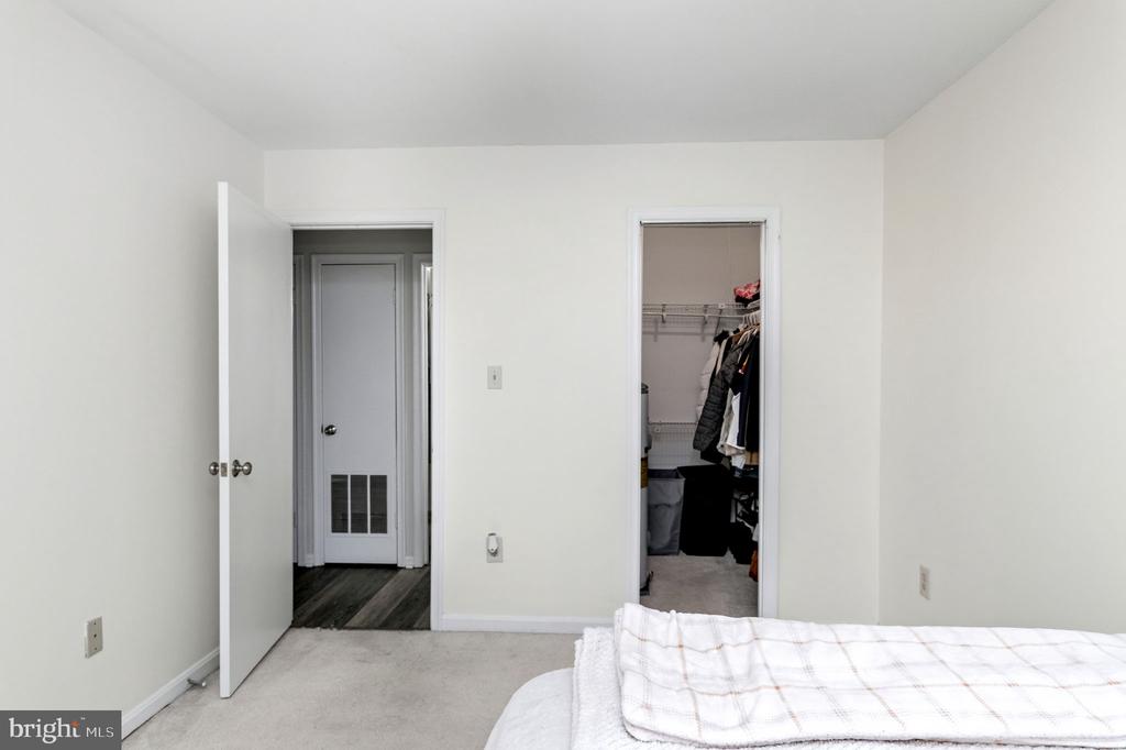 8610 BEEKMAN PLACE D 10D