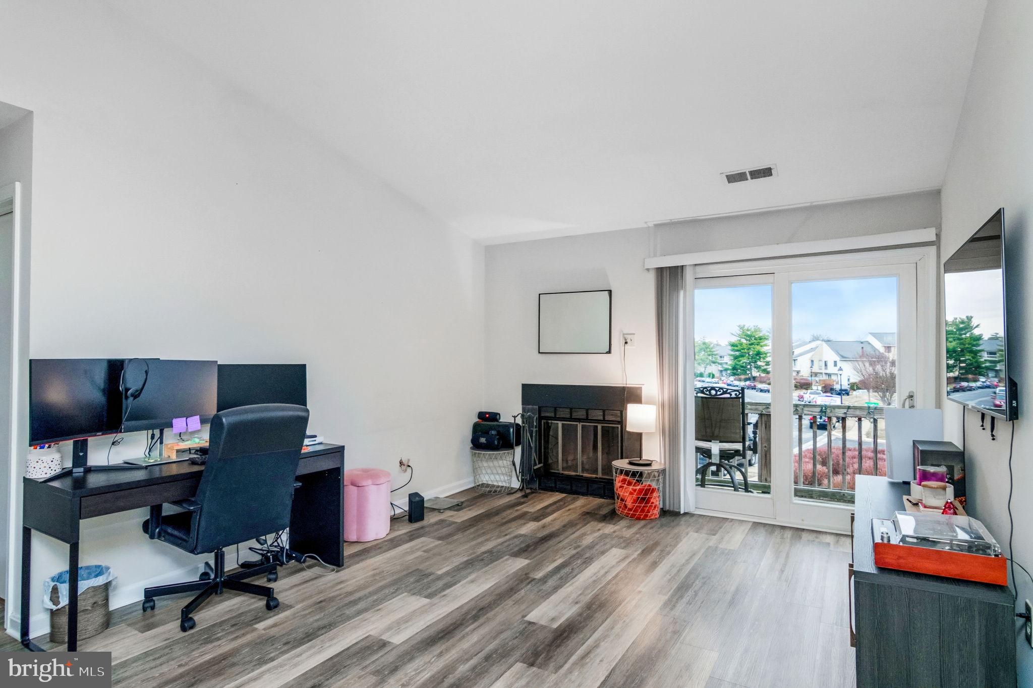 8610 BEEKMAN PLACE D 10D