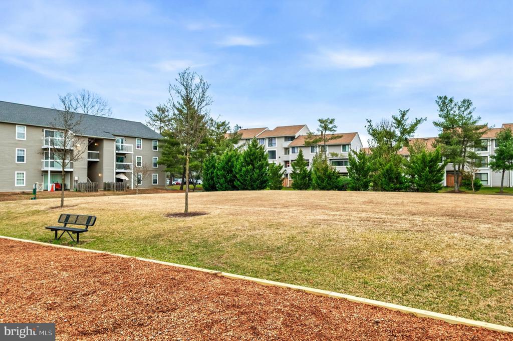 8610 BEEKMAN PLACE D 10D