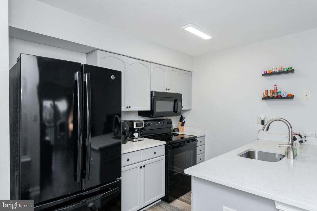 8610 BEEKMAN PLACE D 10D