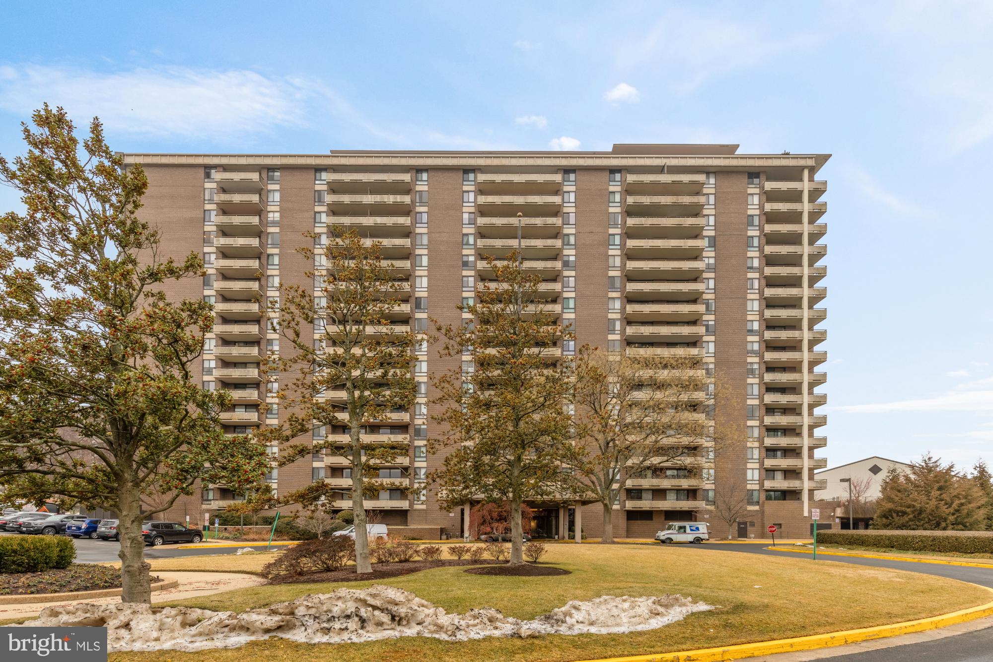 1800 OLD MEADOW ROAD 303