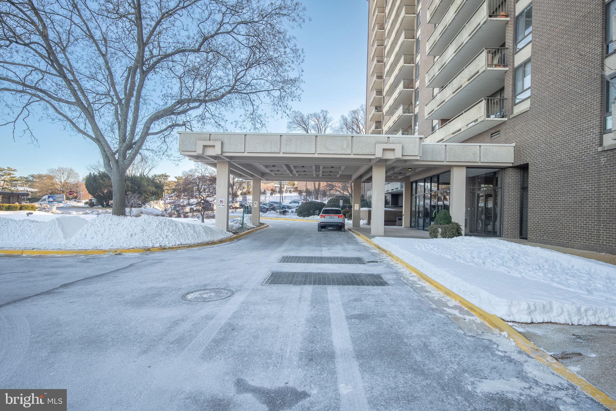 1800 OLD MEADOW ROAD 303