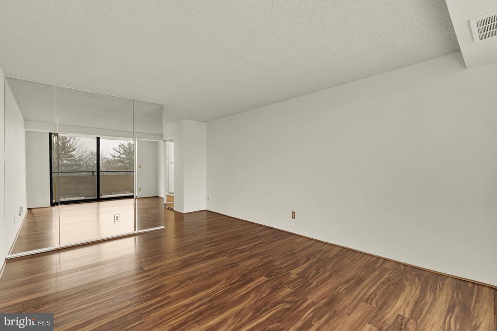 1800 OLD MEADOW ROAD 303