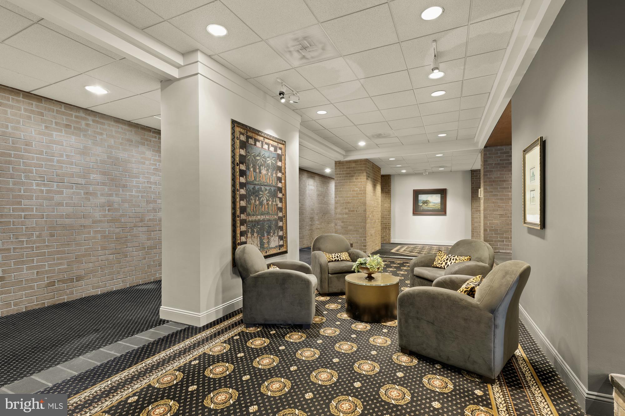 1800 OLD MEADOW ROAD 303