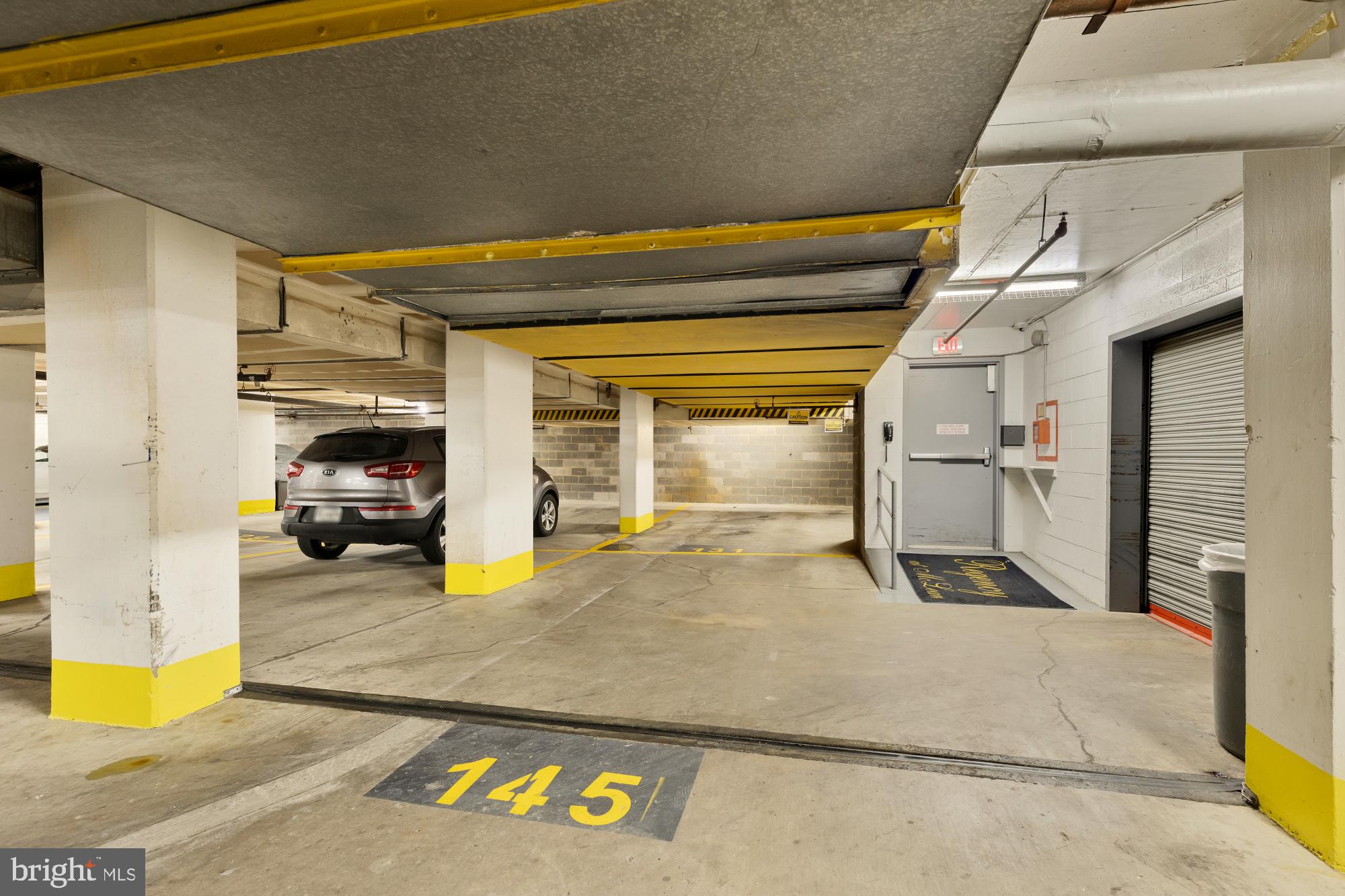 1800 OLD MEADOW ROAD 303