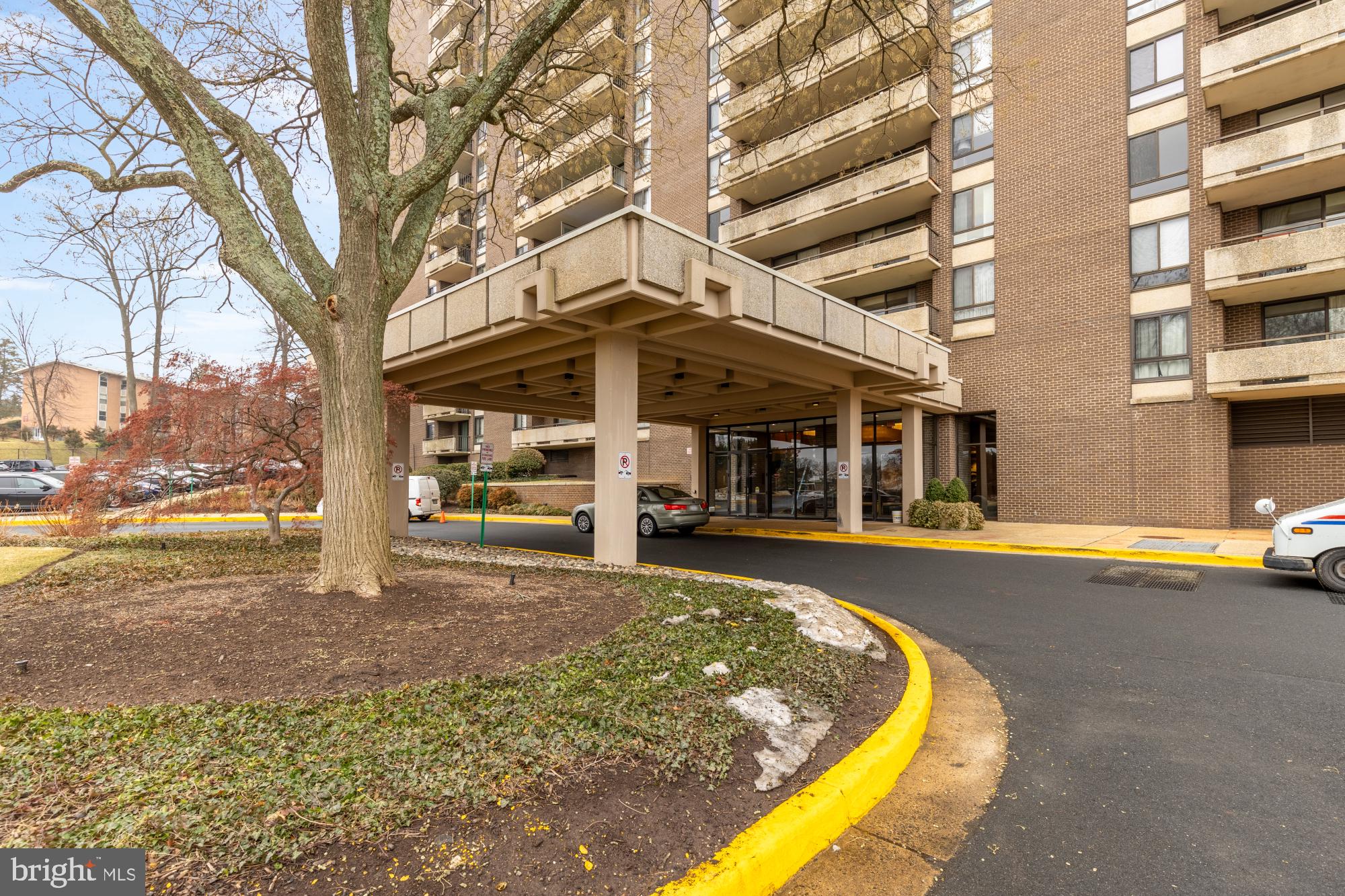 1800 OLD MEADOW ROAD 303