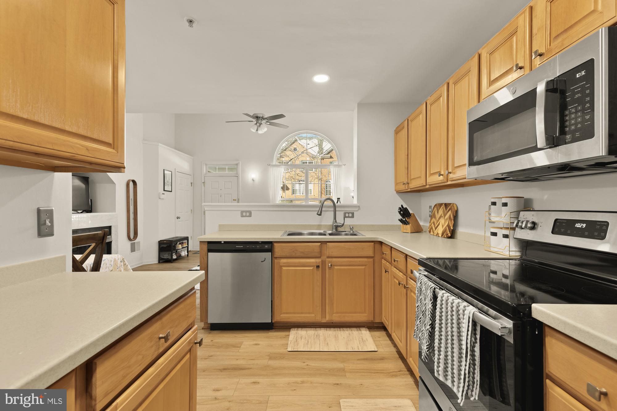 1887 CRESCENT PARK DRIVE 111A