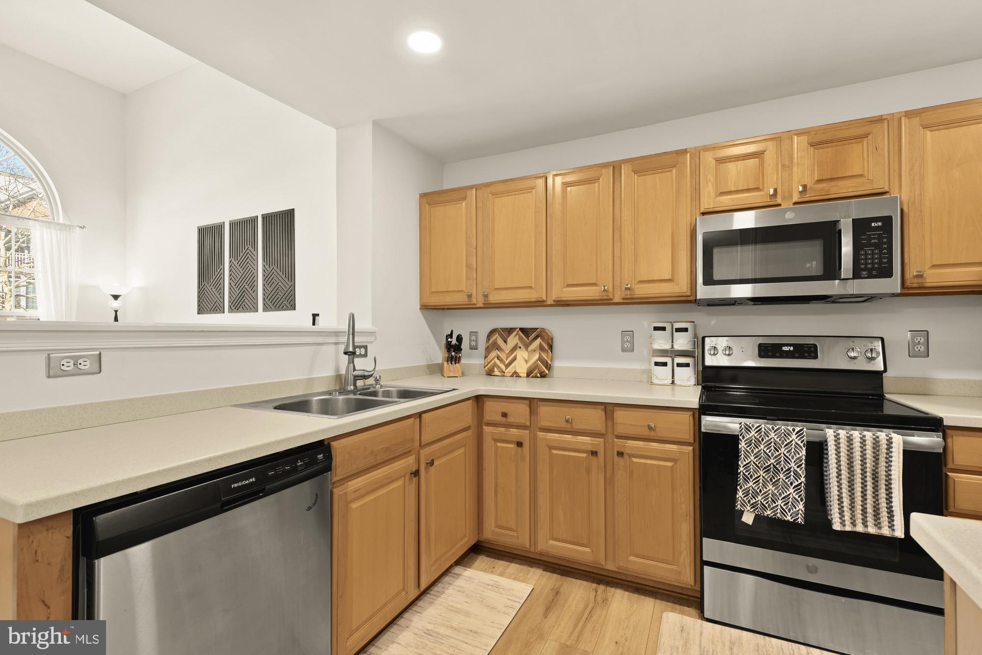 1887 CRESCENT PARK DRIVE 111A