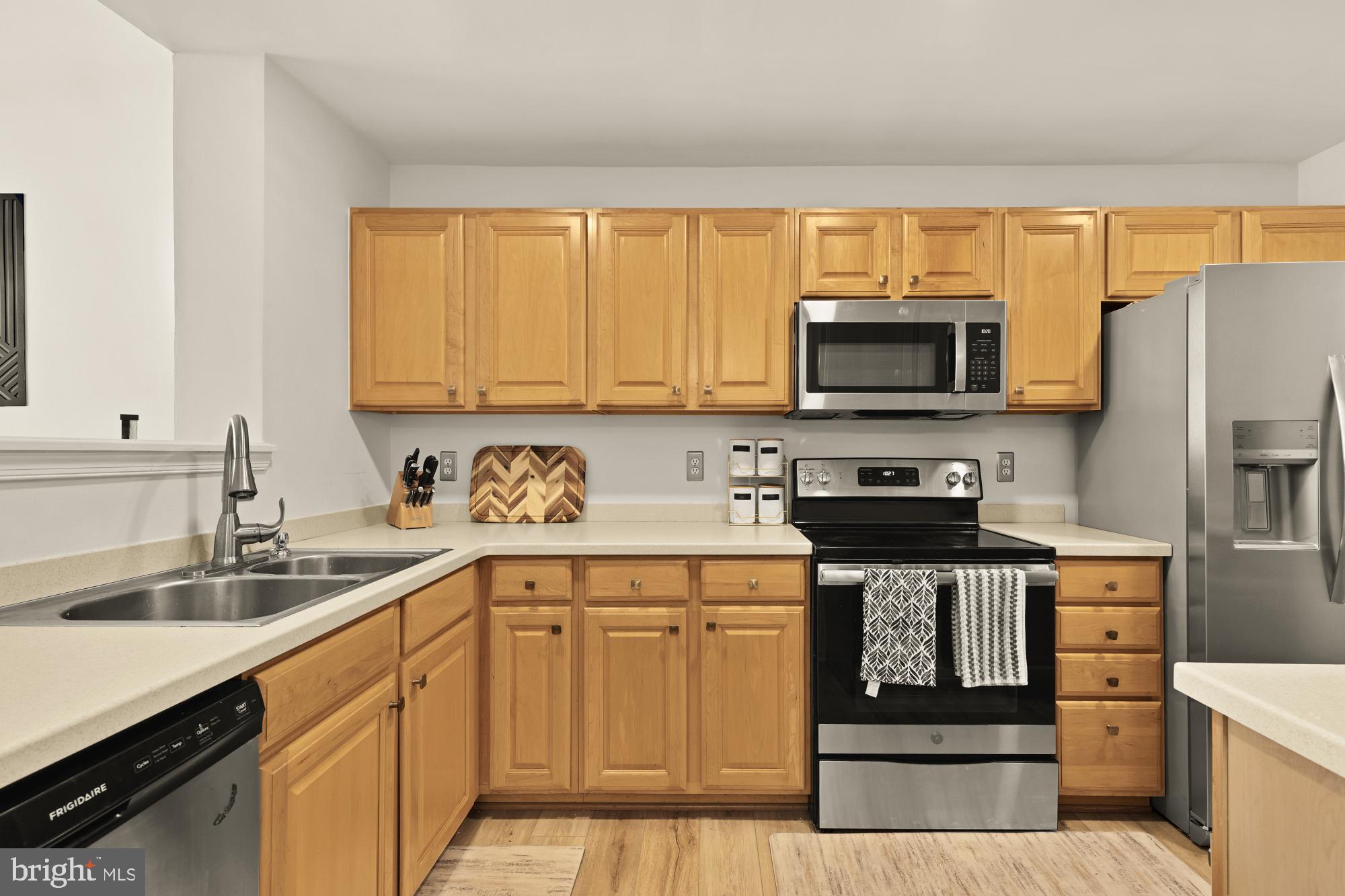 1887 CRESCENT PARK DRIVE 111A