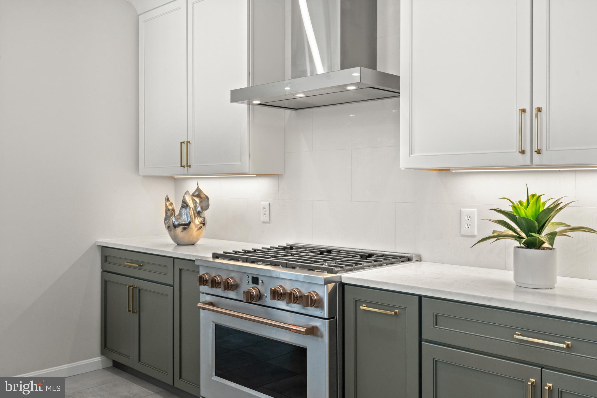 6336 OAK RIDGE DRIVE