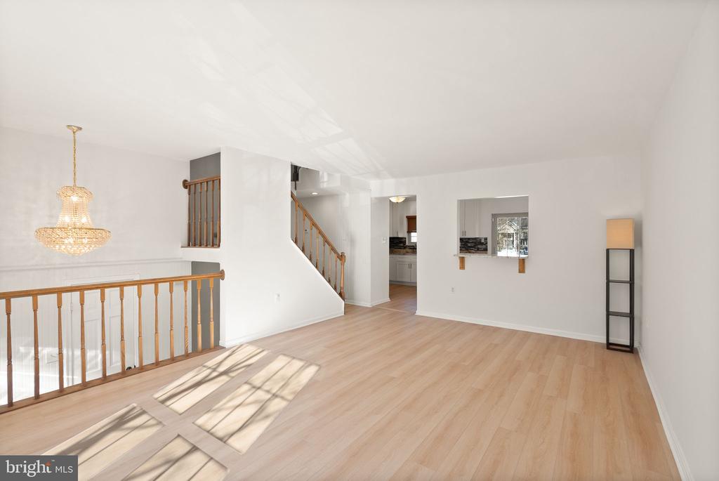 7829 MOUNT WOODLEY PLACE