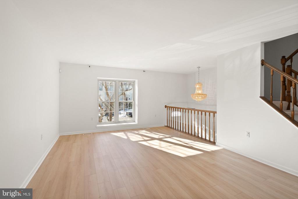 7829 MOUNT WOODLEY PLACE