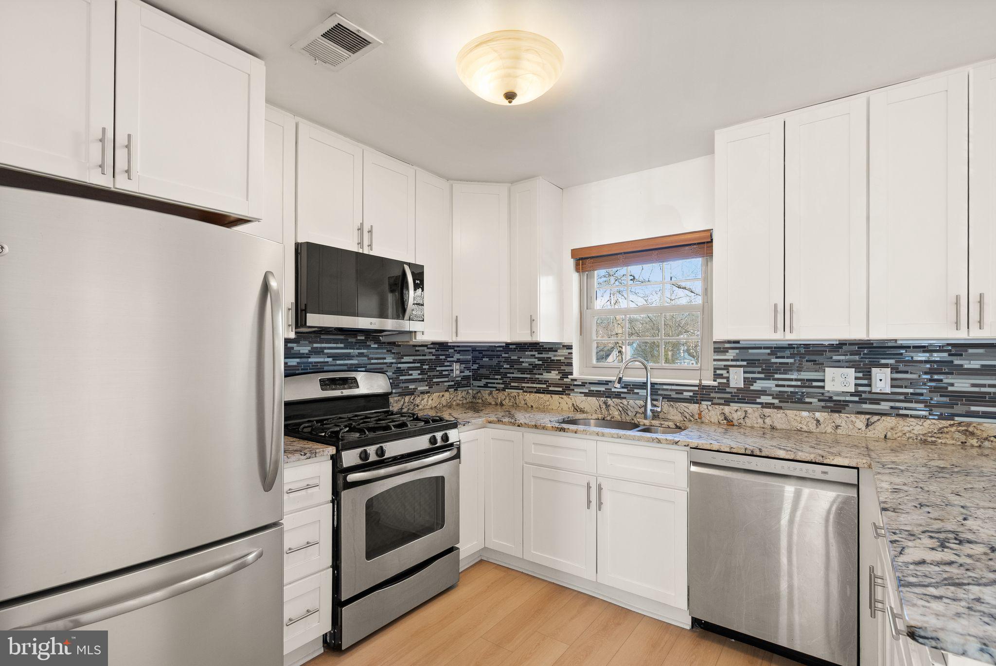 7829 MOUNT WOODLEY PLACE