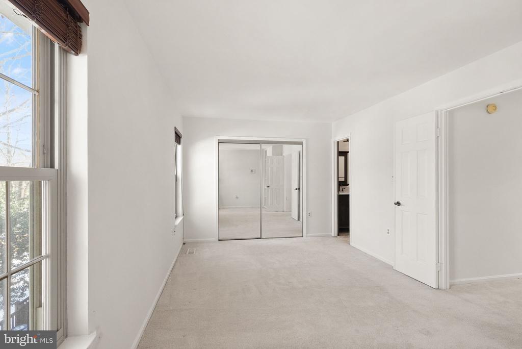 7829 MOUNT WOODLEY PLACE