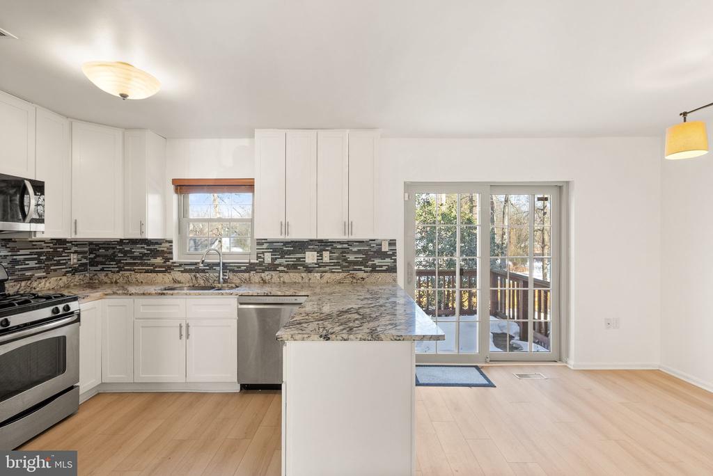 7829 MOUNT WOODLEY PLACE