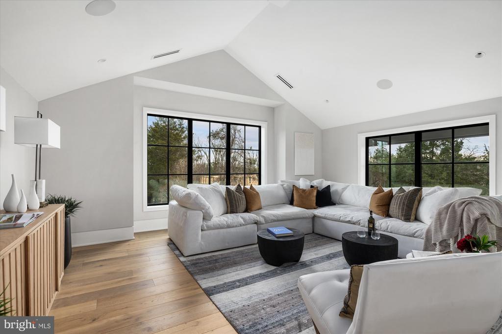 1306 BALLANTRAE COURT