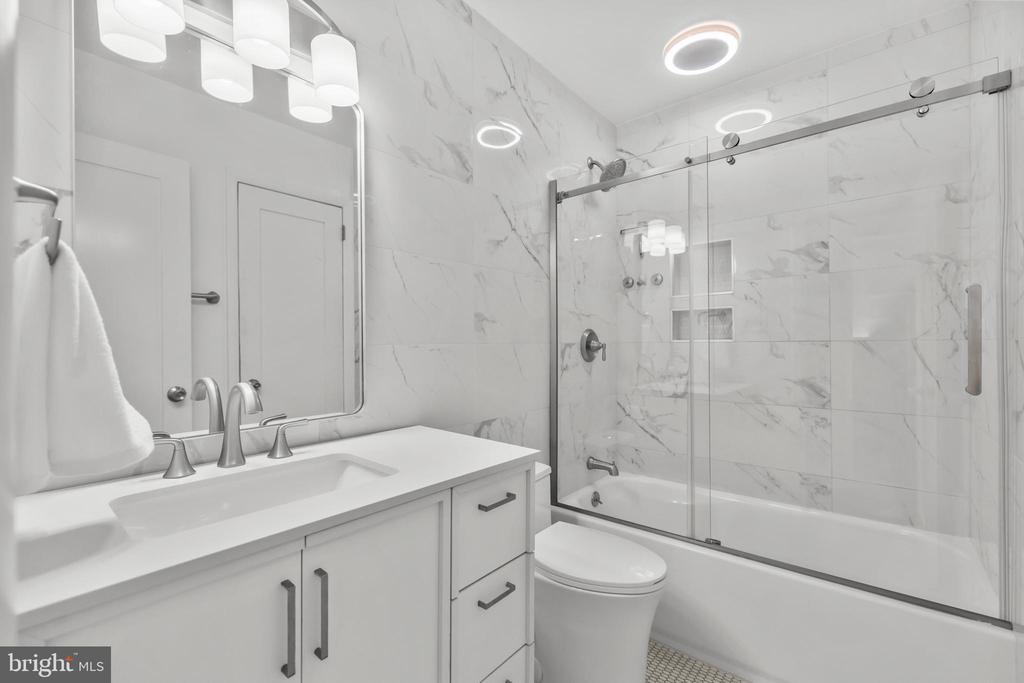 2320 EMERALD HEIGHTS COURT
