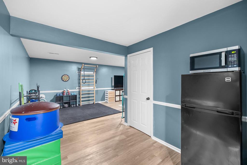 1100 SNEAD PLACE
