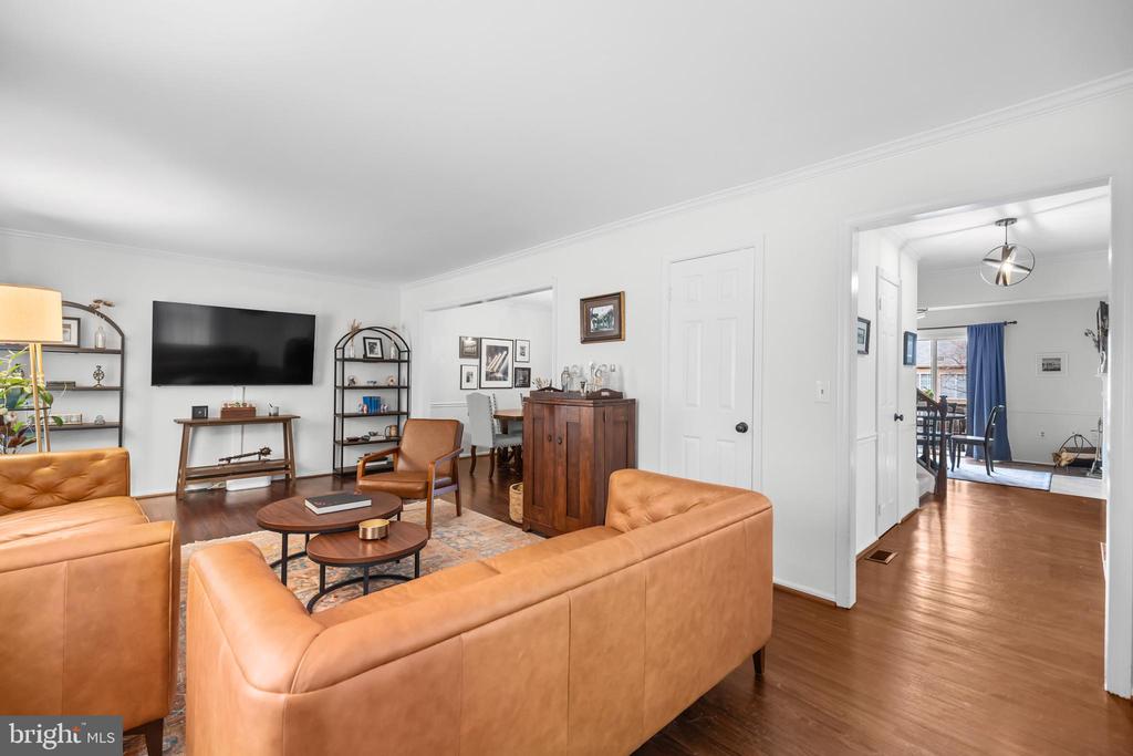 1100 SNEAD PLACE