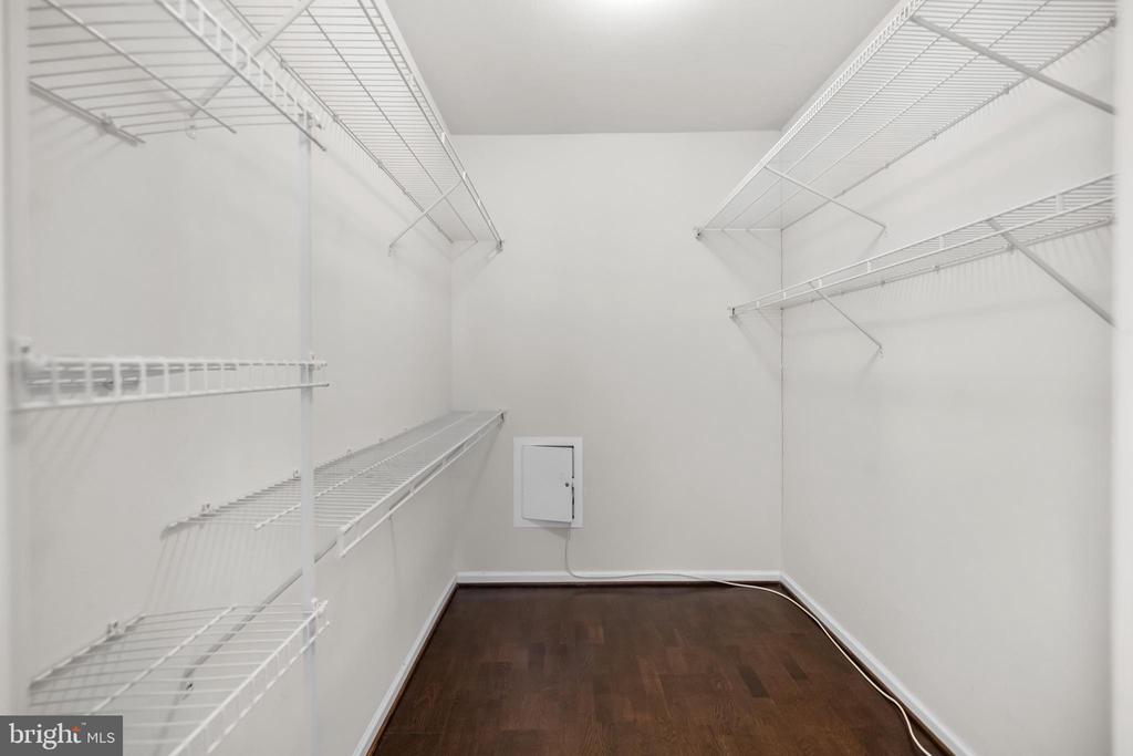 4415 WEATHERINGTON LANE 402