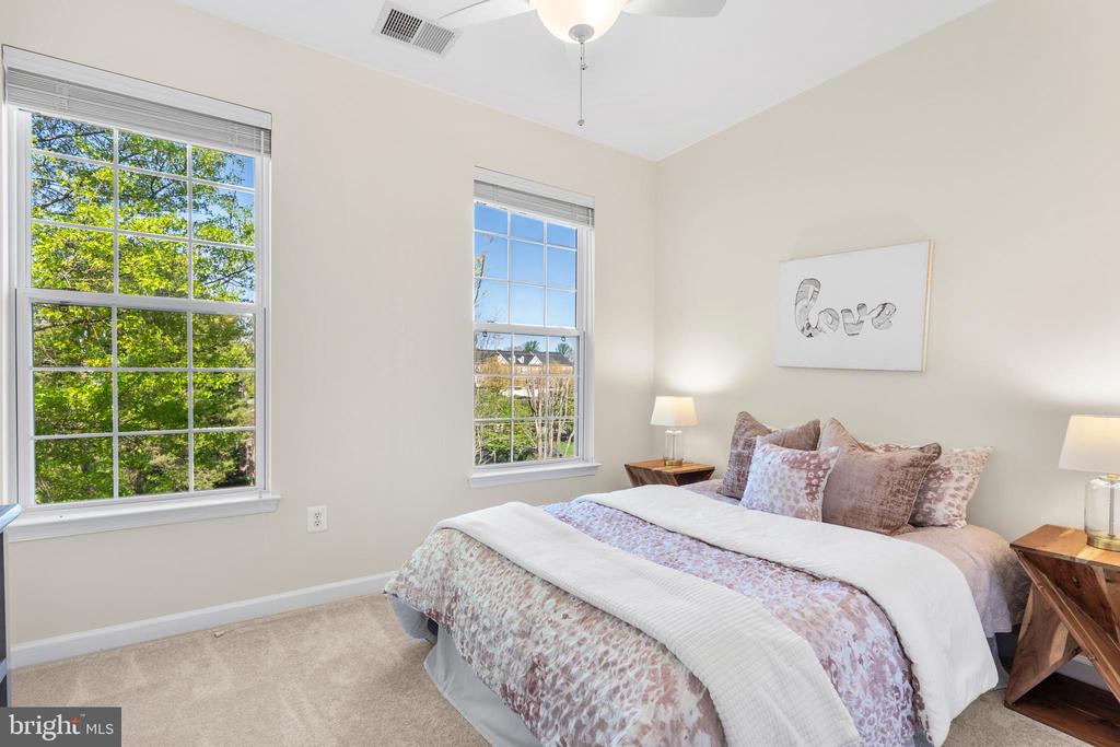 4509 RHETT LANE