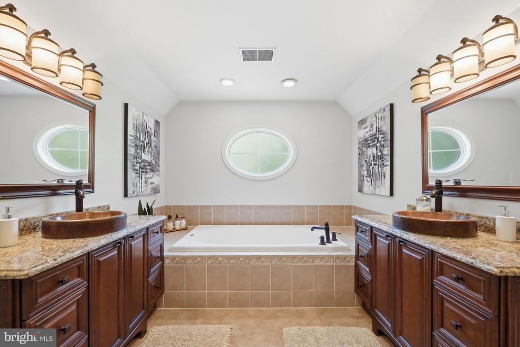 6075 DEER RIDGE TRAIL
