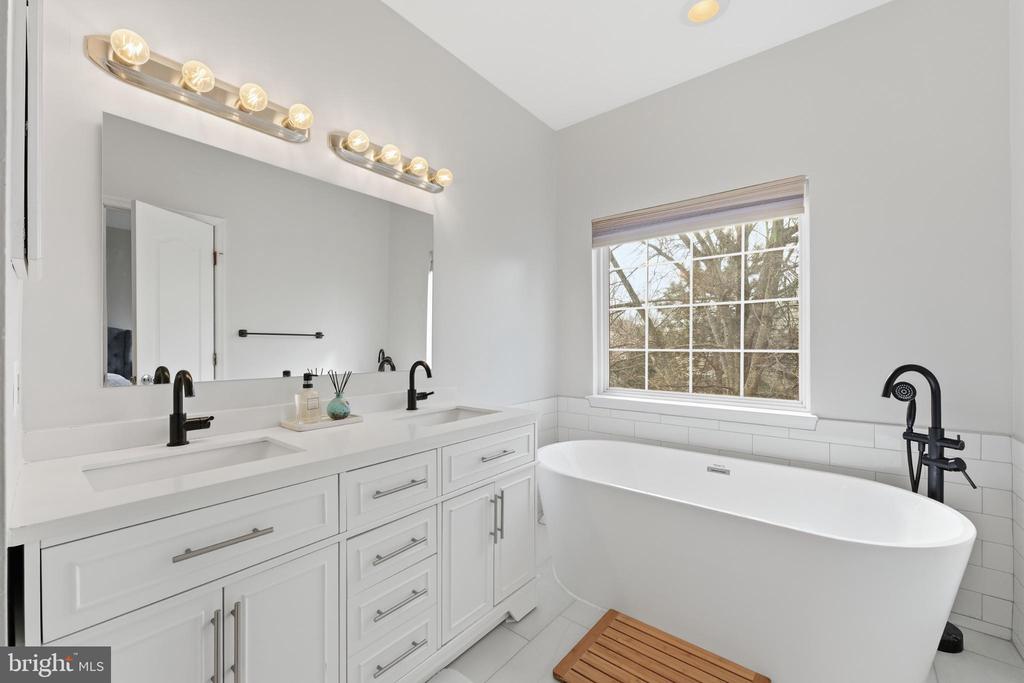 13993 SAWTEETH WAY