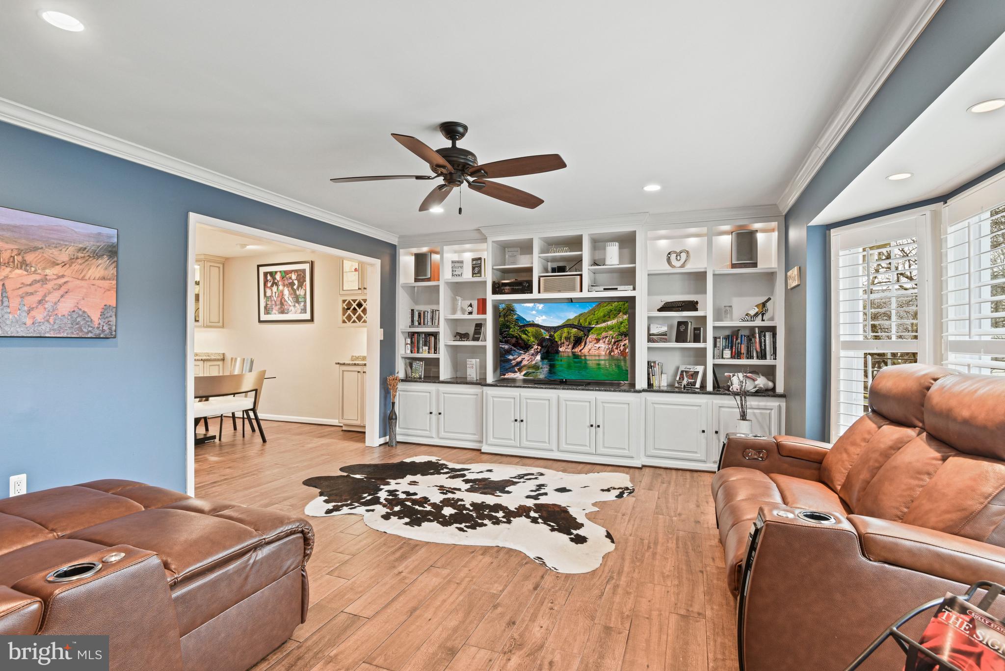 5200 HONEYSUCKLE COURT