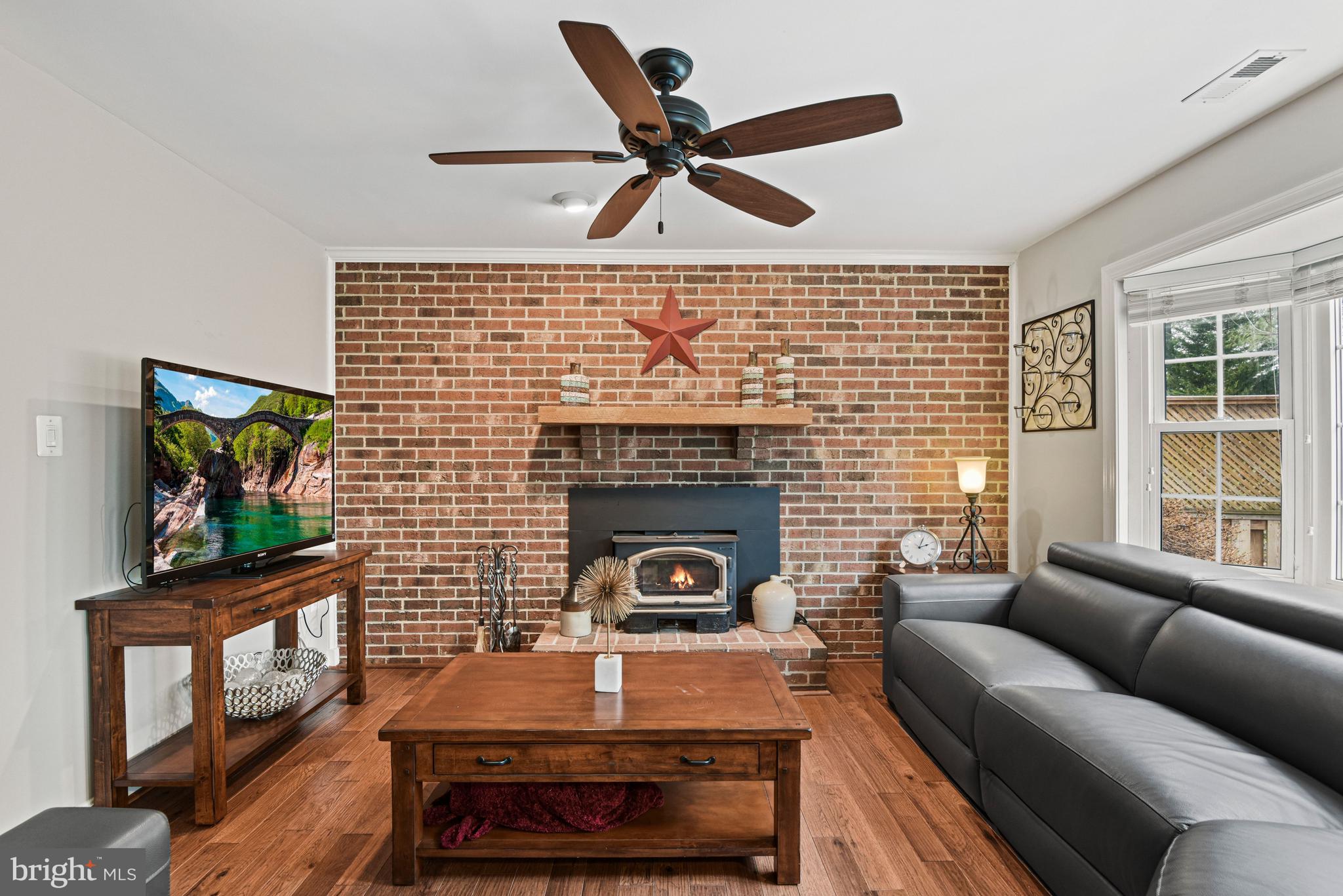 5200 HONEYSUCKLE COURT